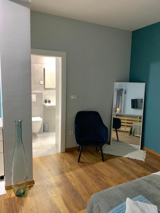 אומיס Deluxe Suites Mandic מראה חיצוני תמונה