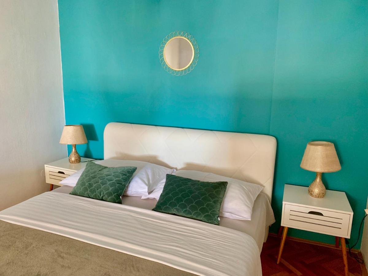 אומיס Deluxe Suites Mandic מראה חיצוני תמונה