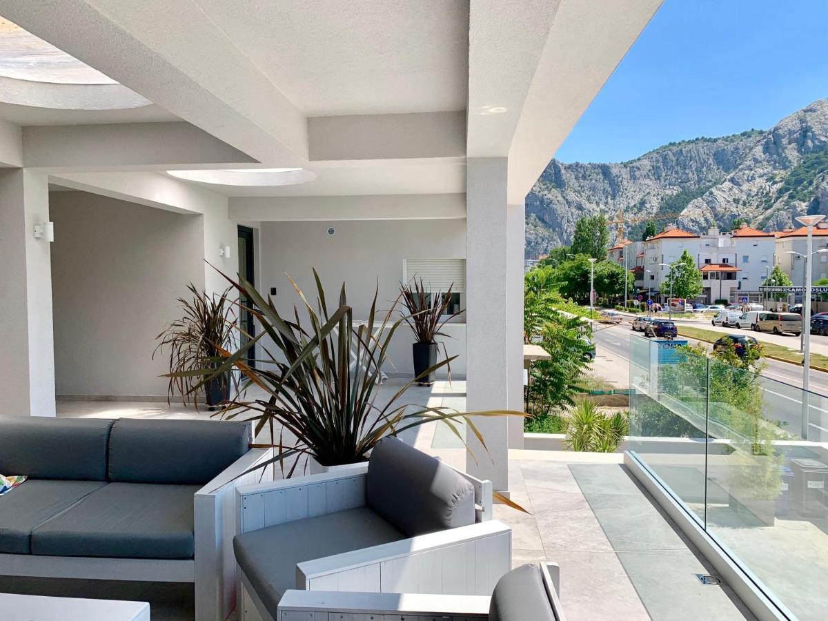 אומיס Deluxe Suites Mandic מראה חיצוני תמונה