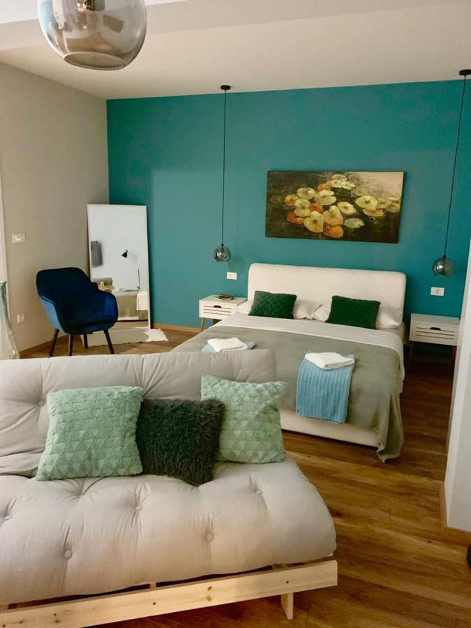 אומיס Deluxe Suites Mandic מראה חיצוני תמונה