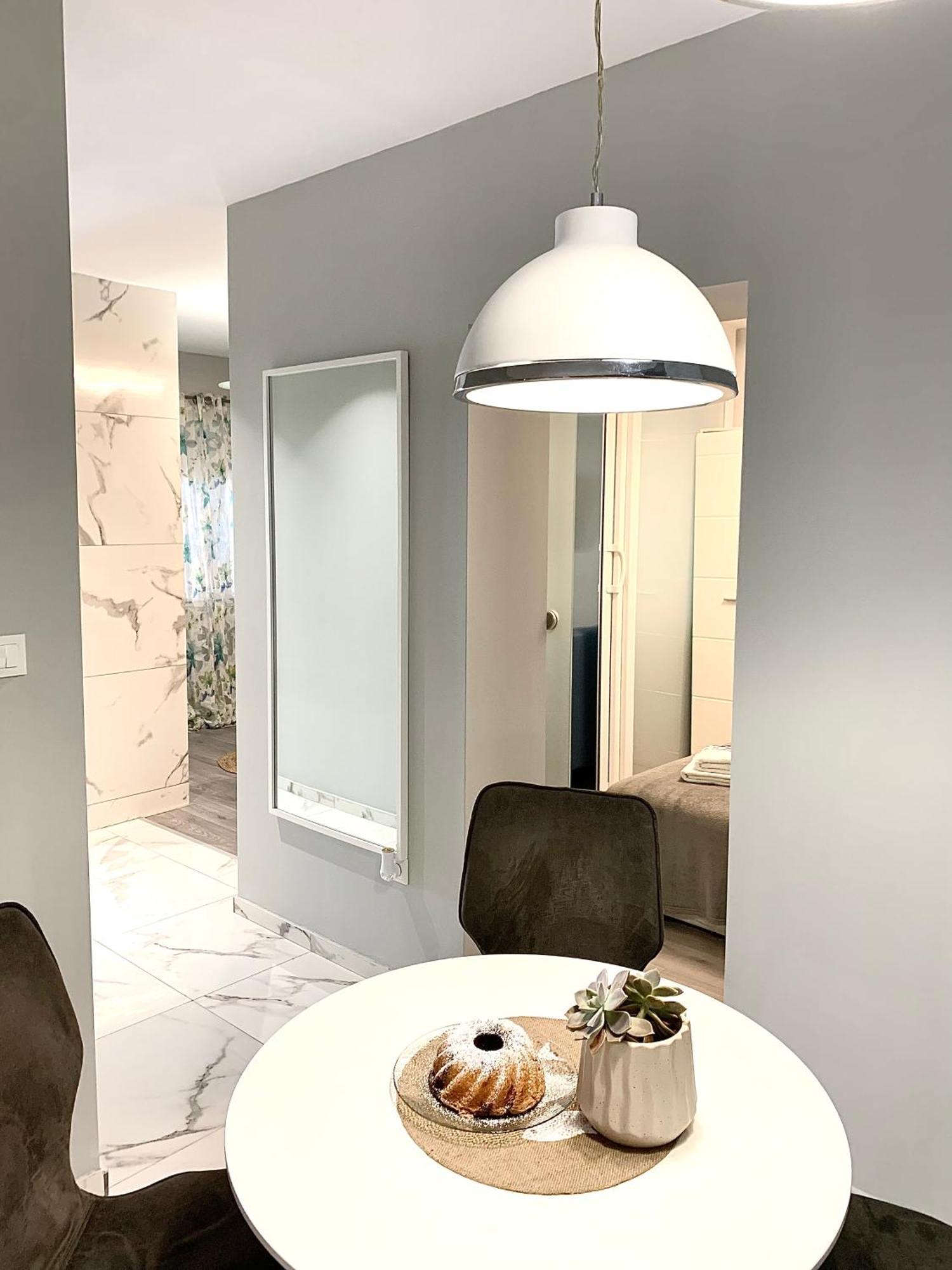 אומיס Deluxe Suites Mandic מראה חיצוני תמונה