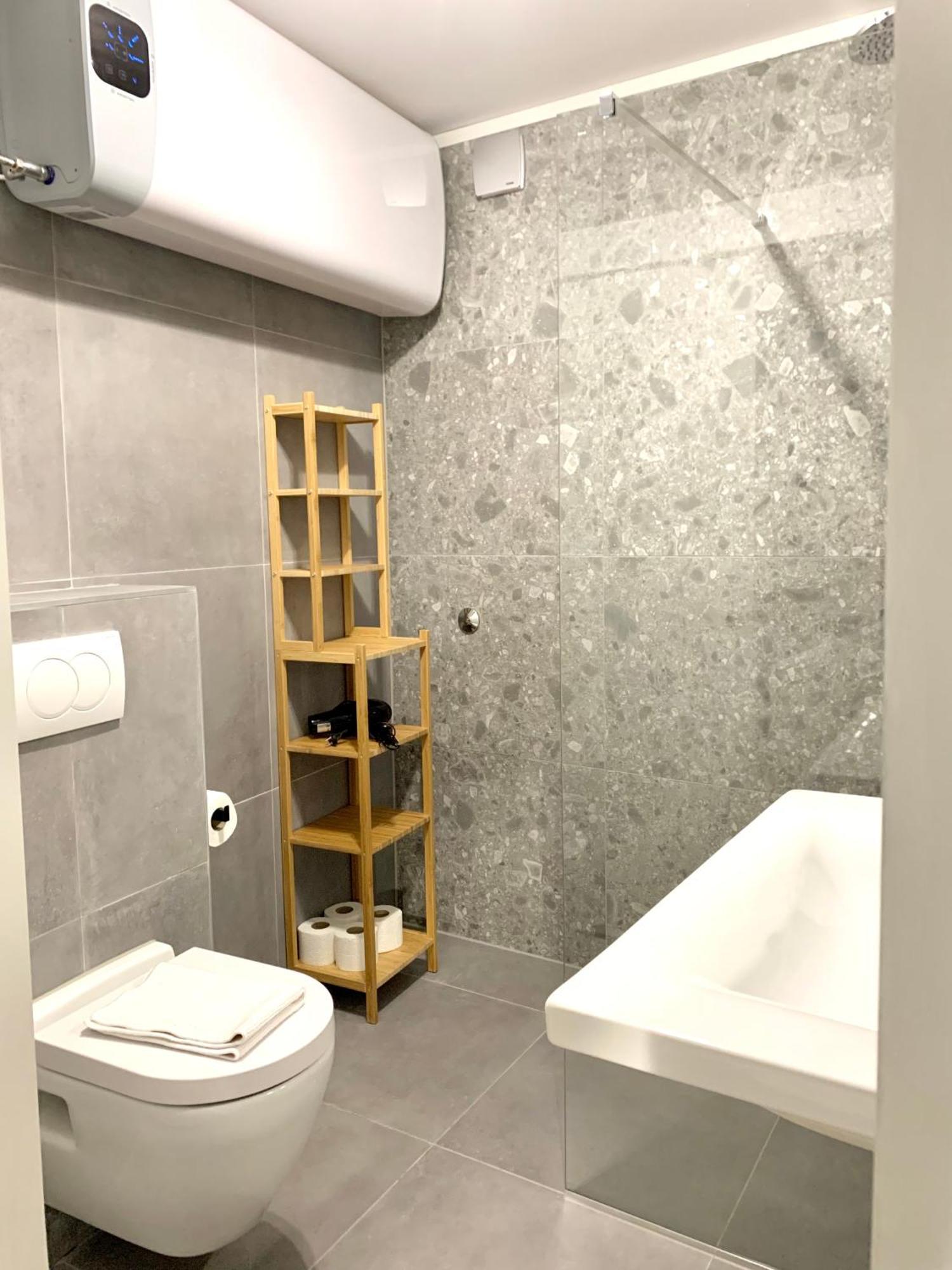 אומיס Deluxe Suites Mandic מראה חיצוני תמונה